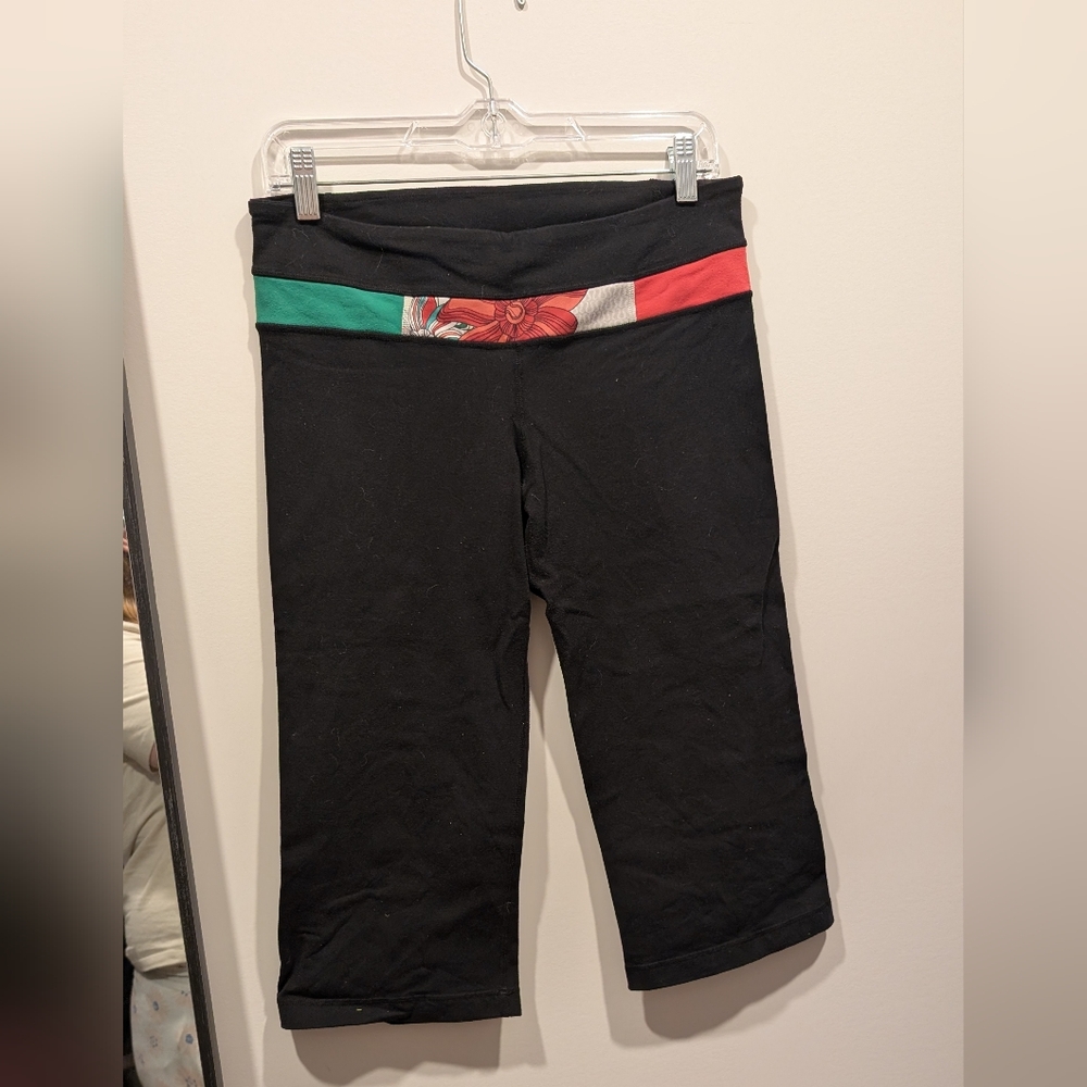 Black Reversible Lululemon Groove Crops